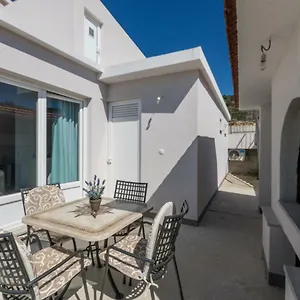 https://villa-ivan-trogir.hotels-in-trogir.com