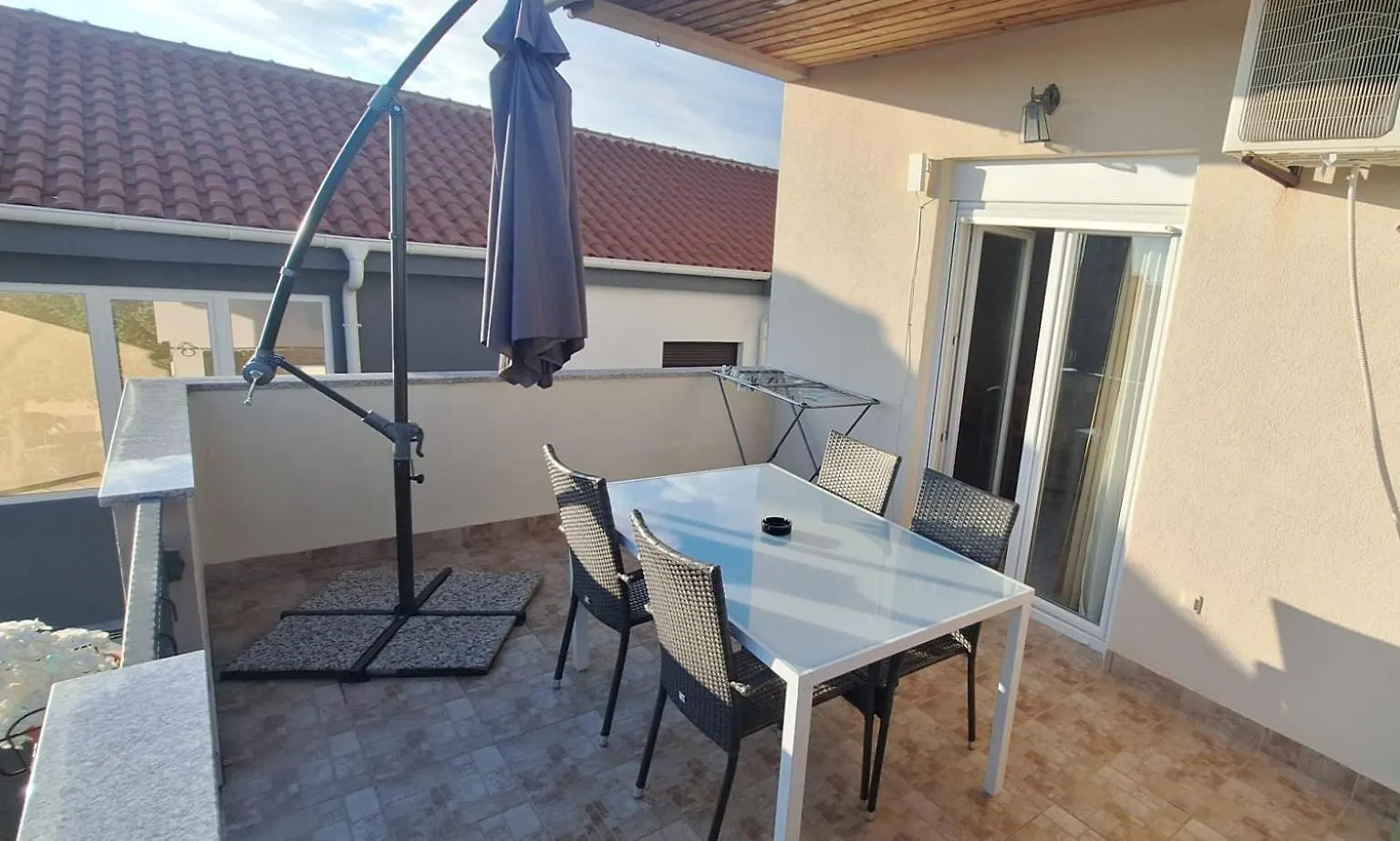 Apartments Duje location
